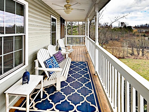 4 Bedrooms Country Home image 13