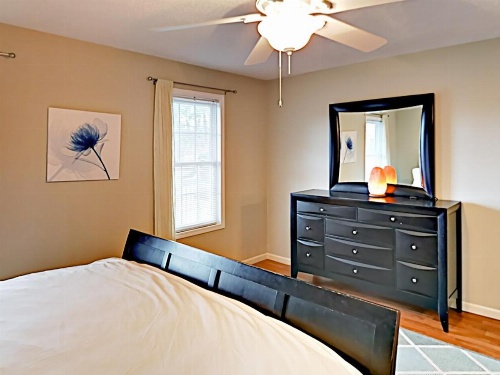 4 Bedrooms Country Home image 21