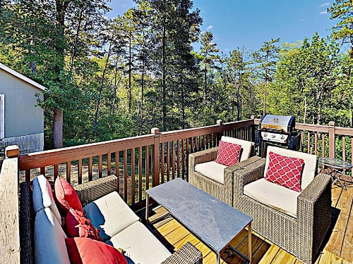 4 Bedrooms Country Home image 31