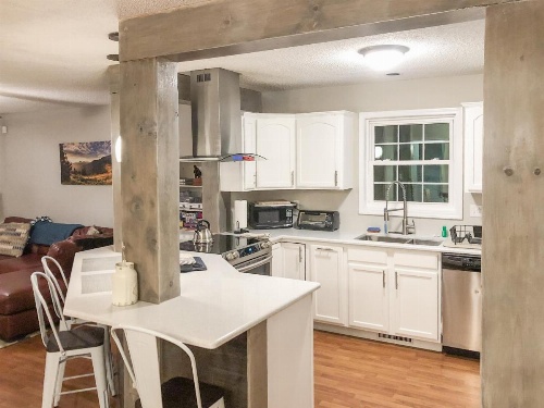 4 Bedrooms Country Home image 34