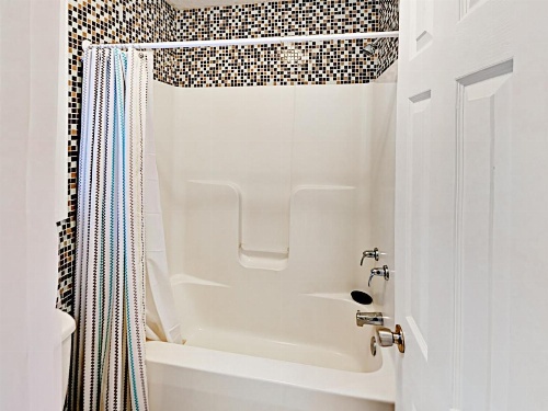 4 Bedrooms Country Home image 5