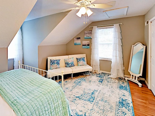 4 Bedrooms Country Home image 6